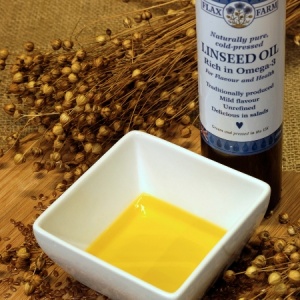 Flax Farm Cold-pressed linseed oil for dogs